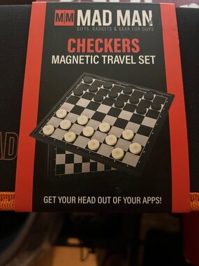MAD MAN Checkers Magnetic Travel Set - Black & Cream